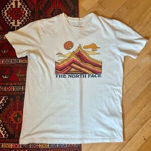 The North Face Peak Sunset T Shirt Men’s Size Medium